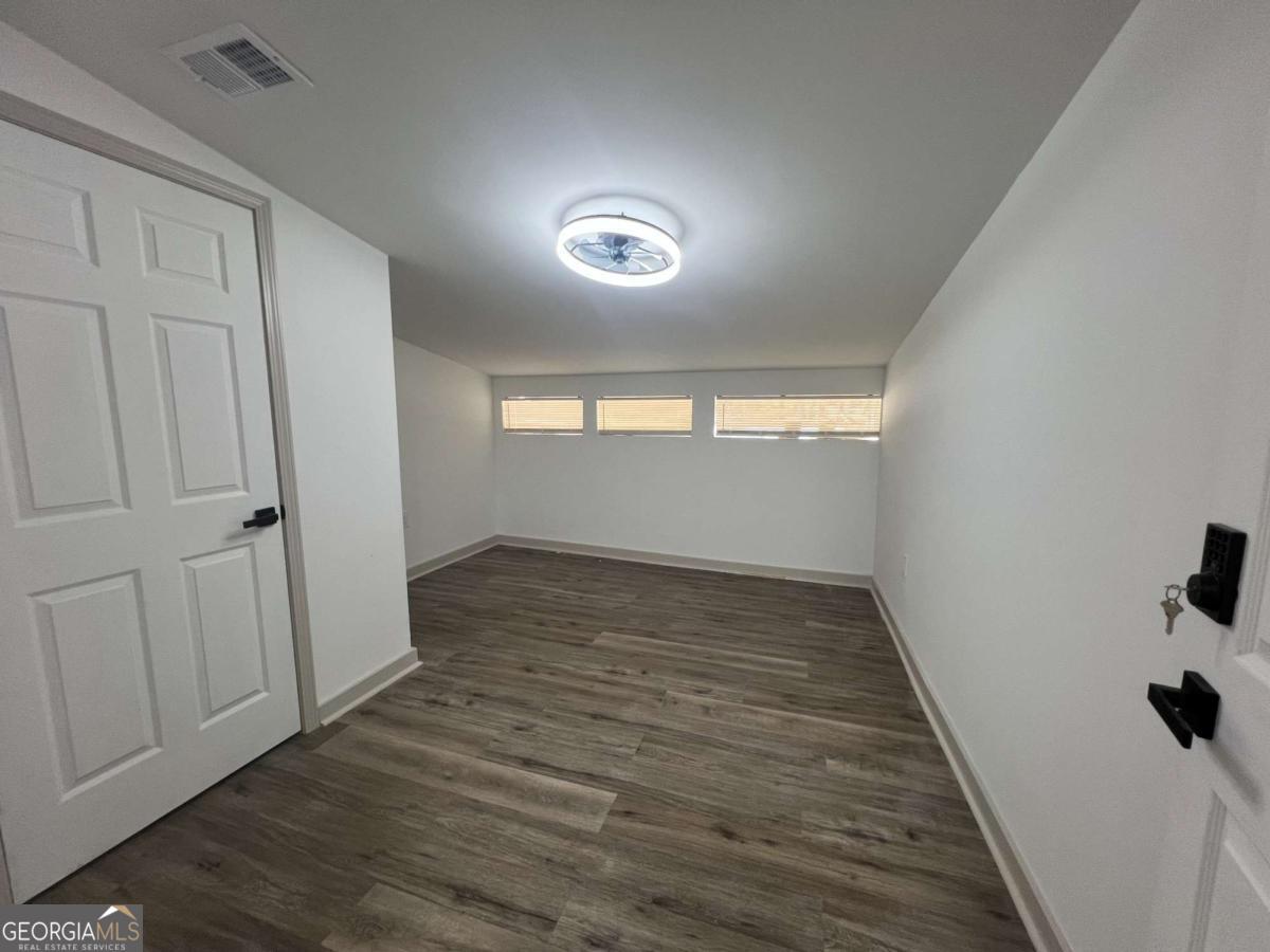 5760 Penfield Place Property Photo 10