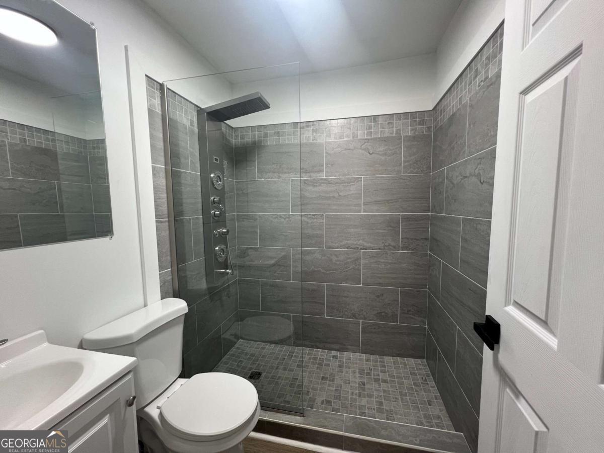 5760 Penfield Place Property Photo 11
