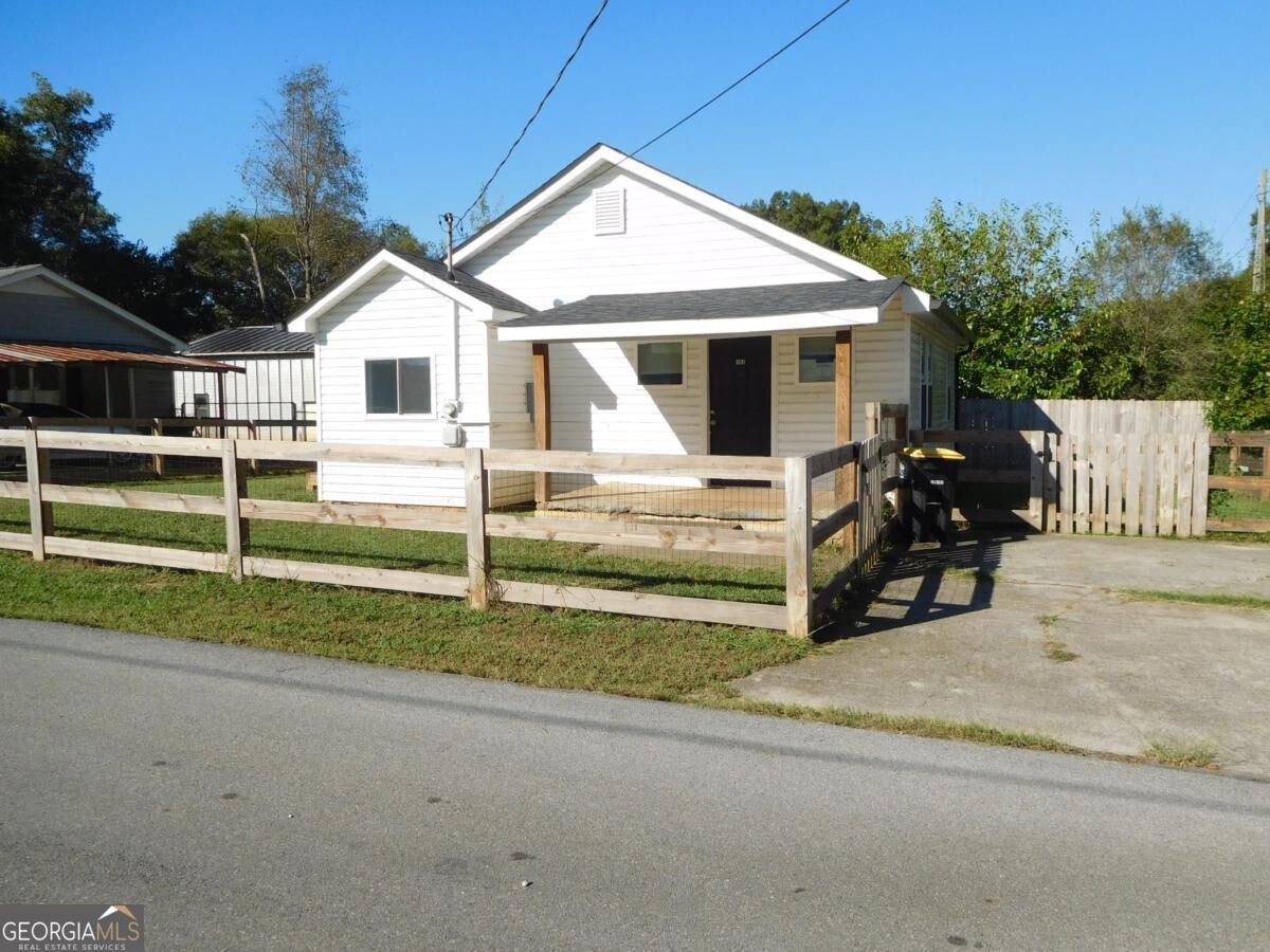 102 Hosea Street Sw Property Photo 1