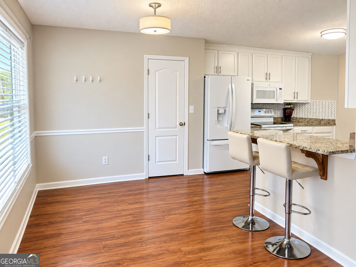 3044 Lincoln Log Way Property Photo 8