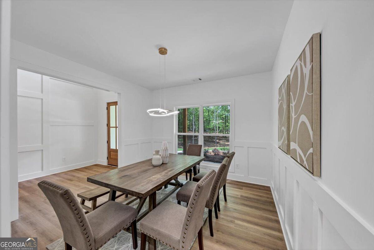 160 Rivers Edge Drive Property Photo 4
