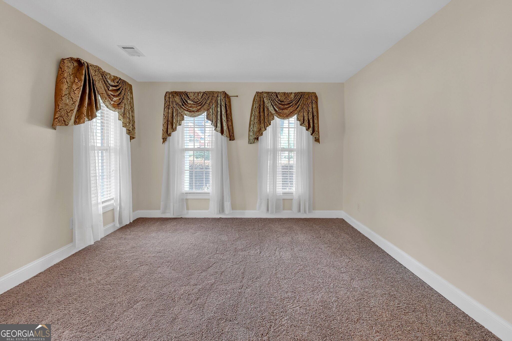 2055 Hickory Station Circle Property Photo 5