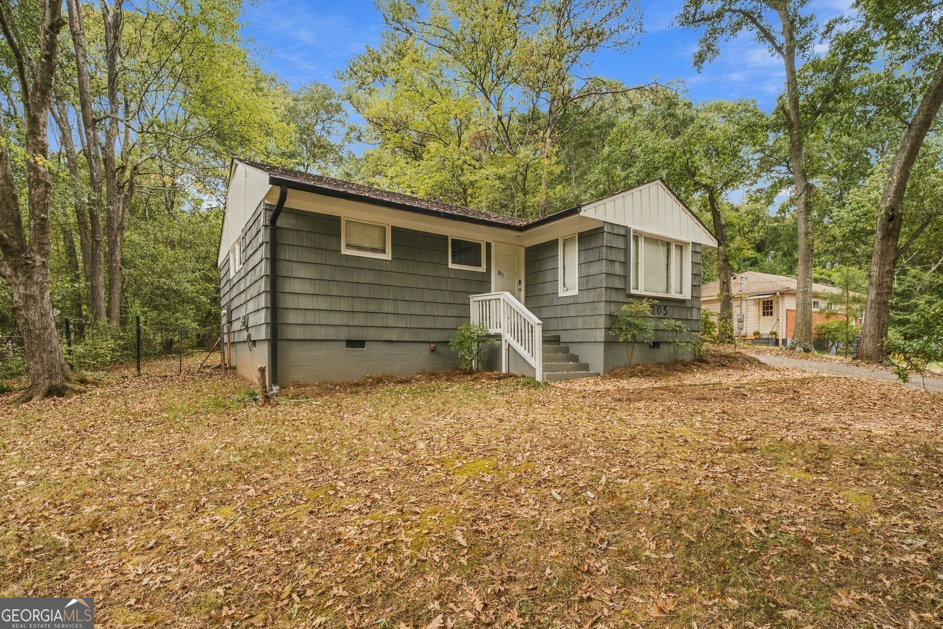 205 Habersham Drive Property Photo 2