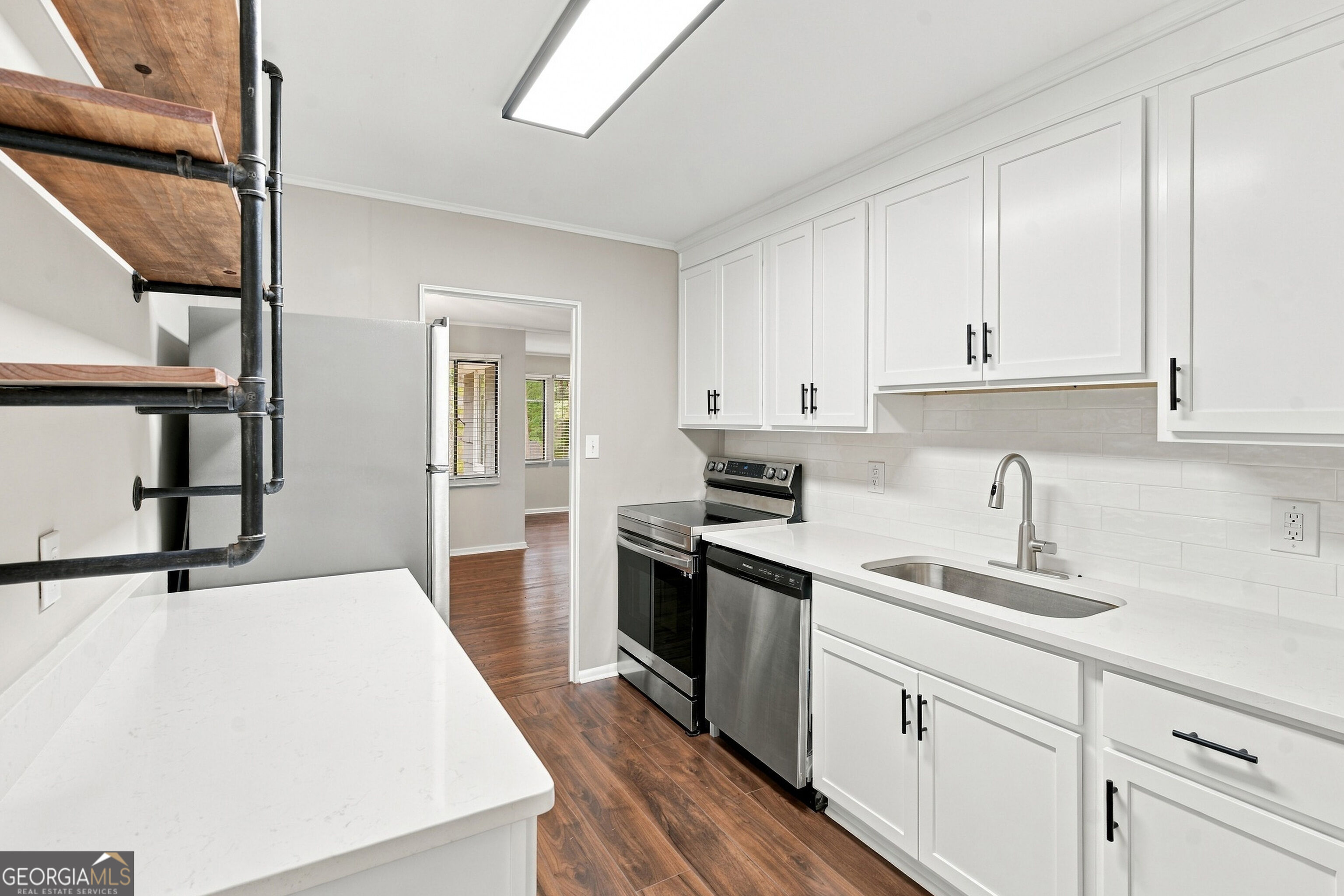 205 Habersham Drive Property Photo 3