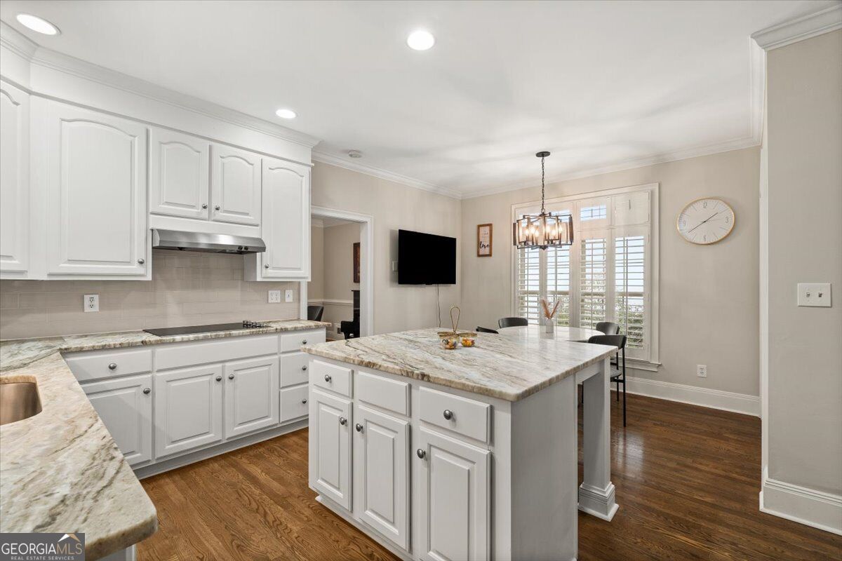 4512 Woodhaven Ne Property Photo 10