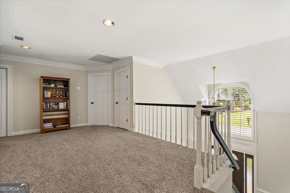 4512 Woodhaven Ne Property Photo 18