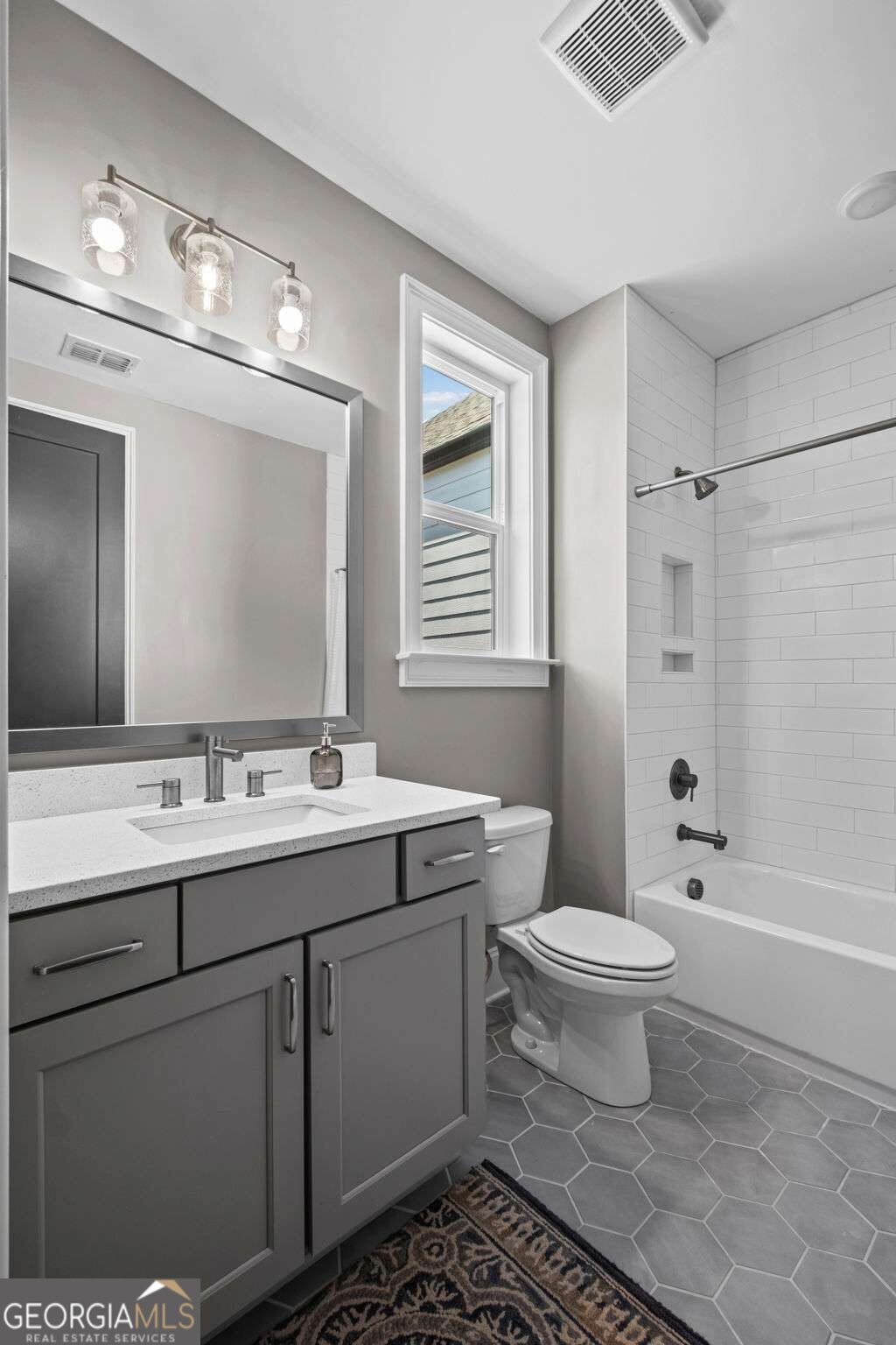 112 Village Green Avenue Property Photo 27