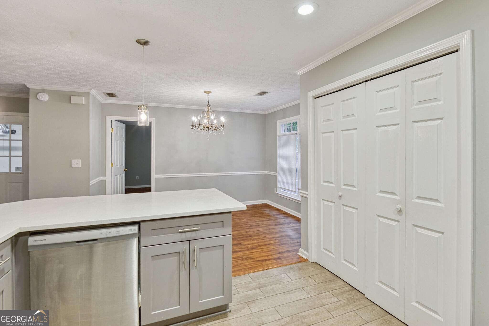 2880 Highpoint Road Property Photo 7