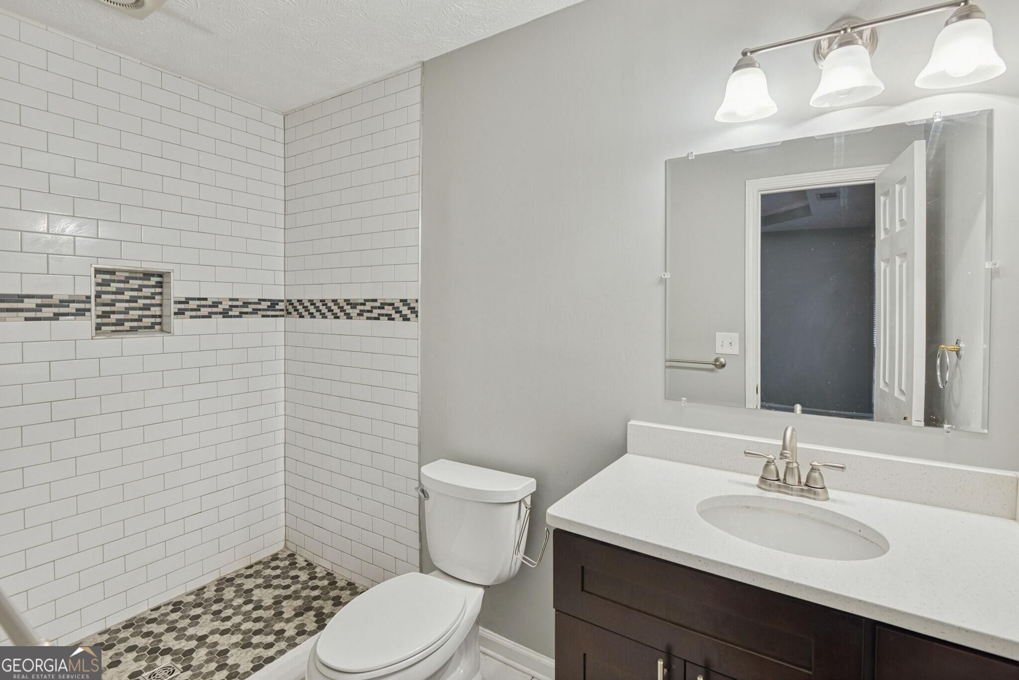 2880 Highpoint Road Property Photo 14