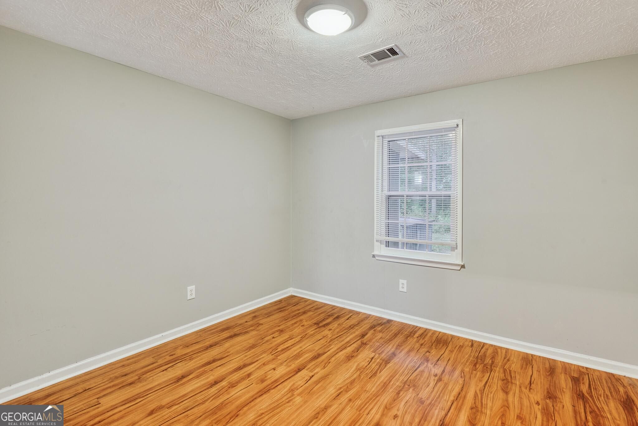 2880 Highpoint Road Property Photo 24