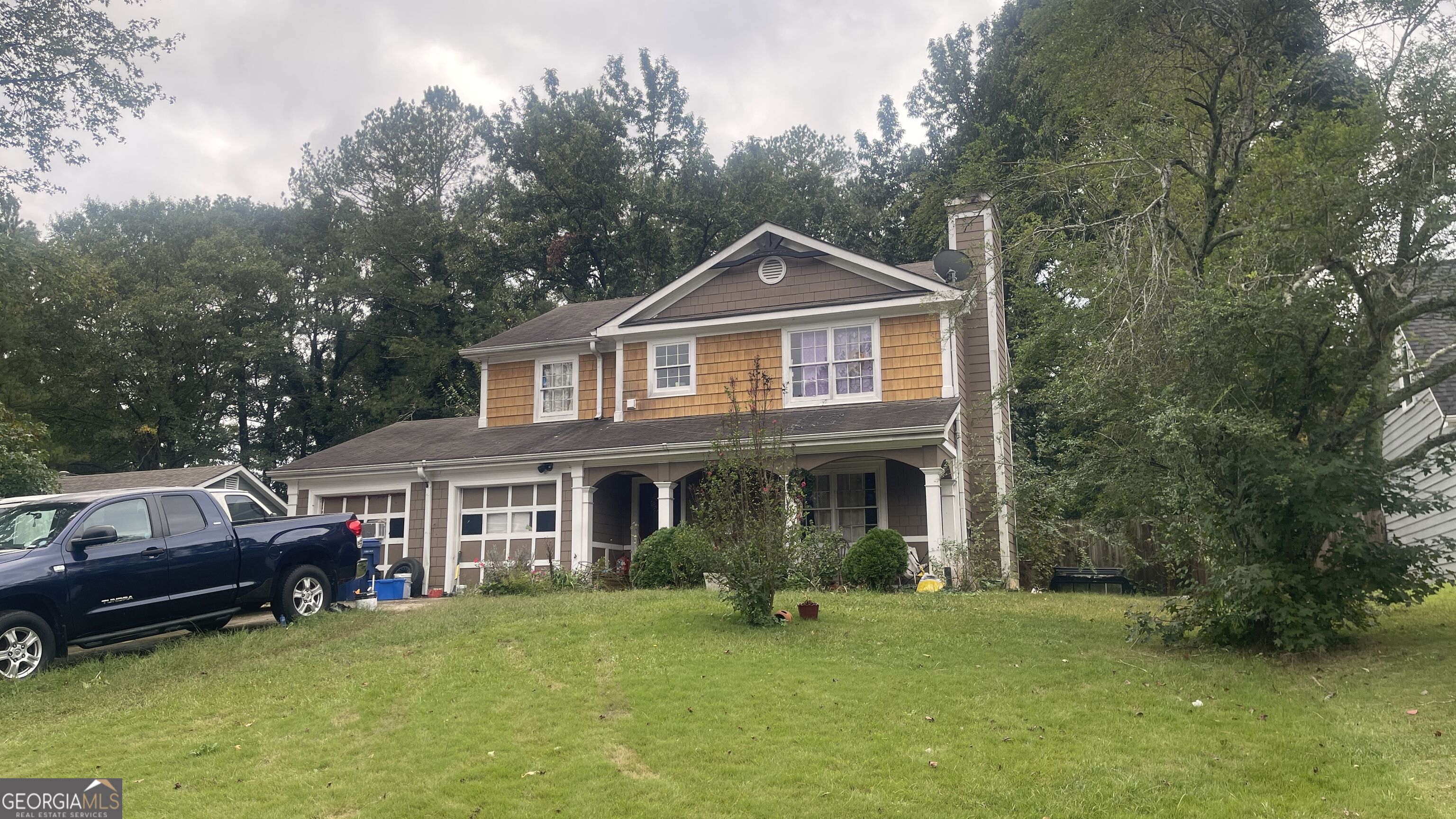 379 Hillridge Drive Property Photo 1