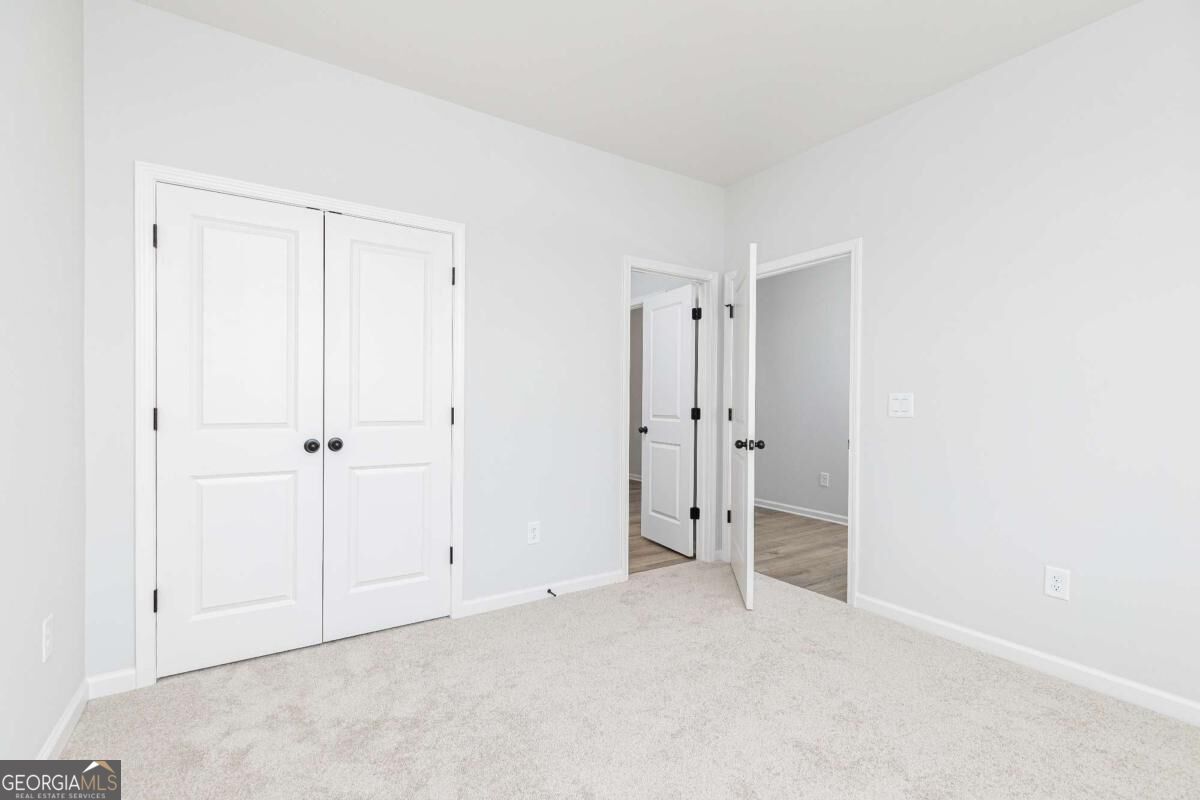 330 Jasmine Woods Drive Property Photo 5