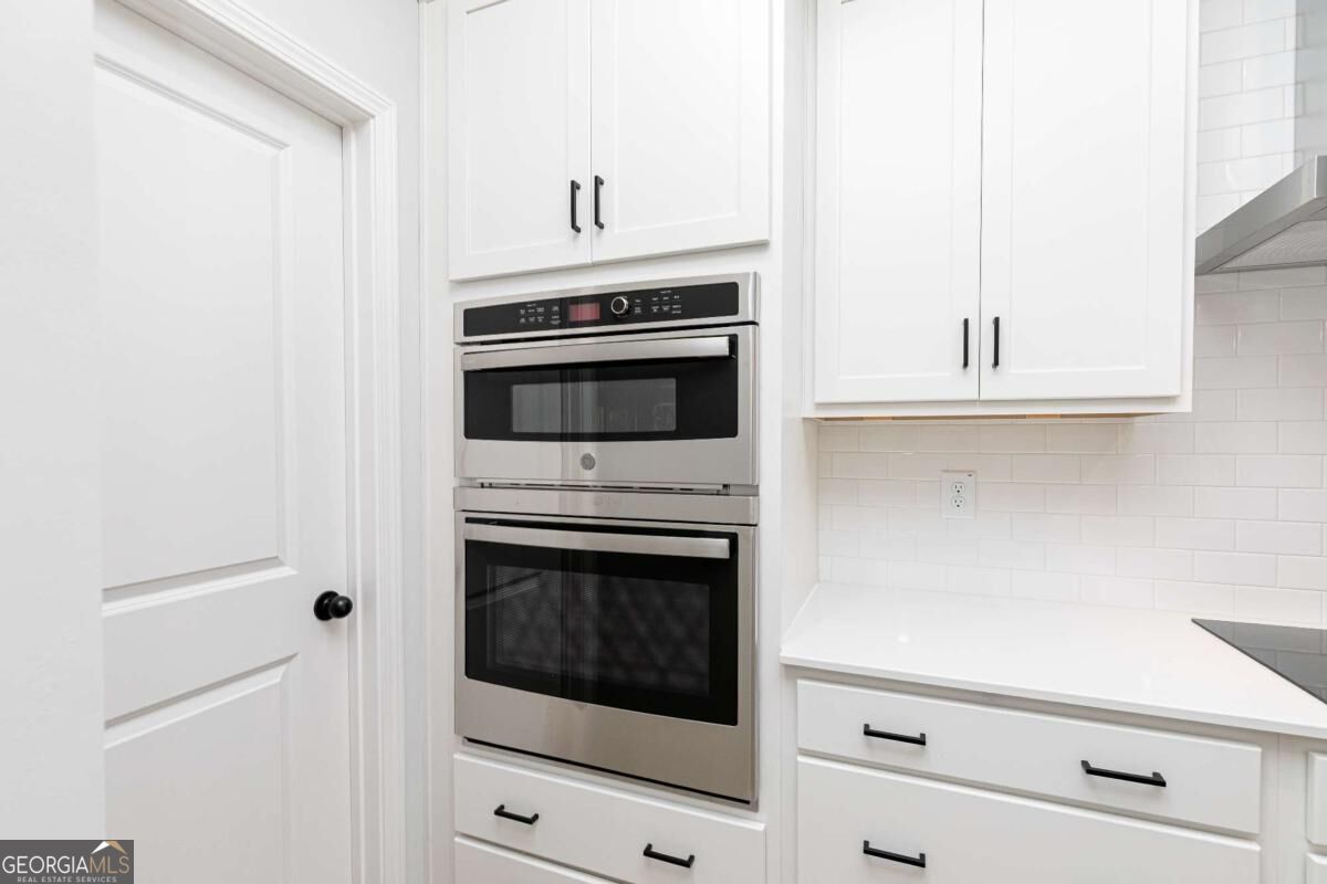 330 Jasmine Woods Drive Property Photo 13