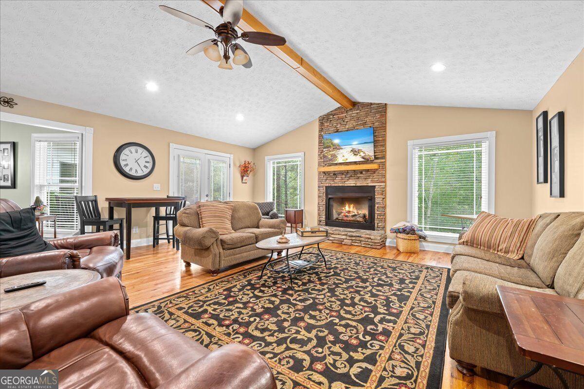 426 Handrops Lane Property Photo 3