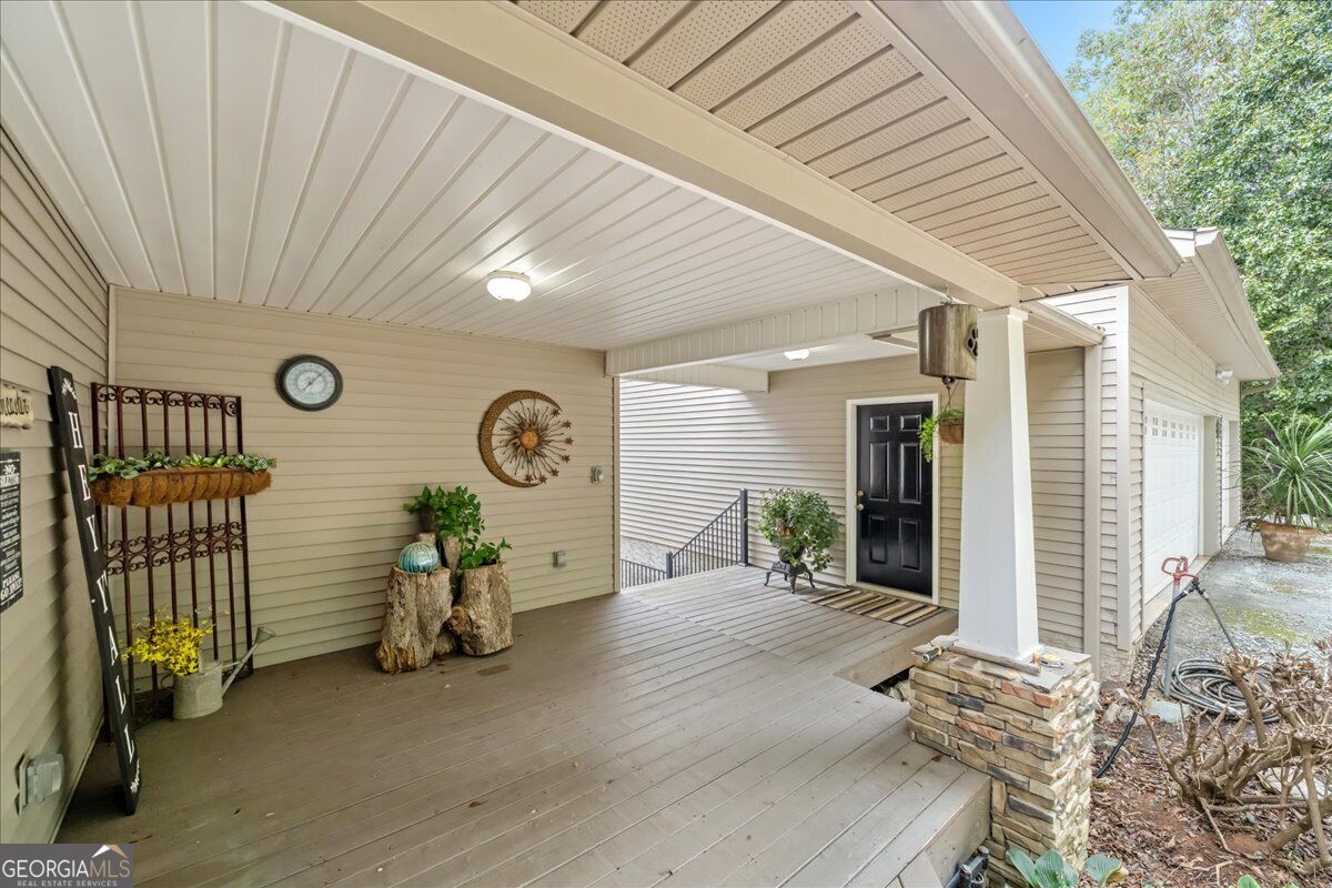426 Handrops Lane Property Photo 10