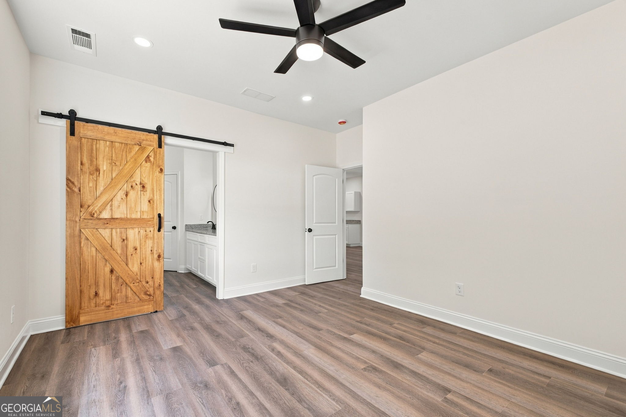 27 Pullman Property Photo 18