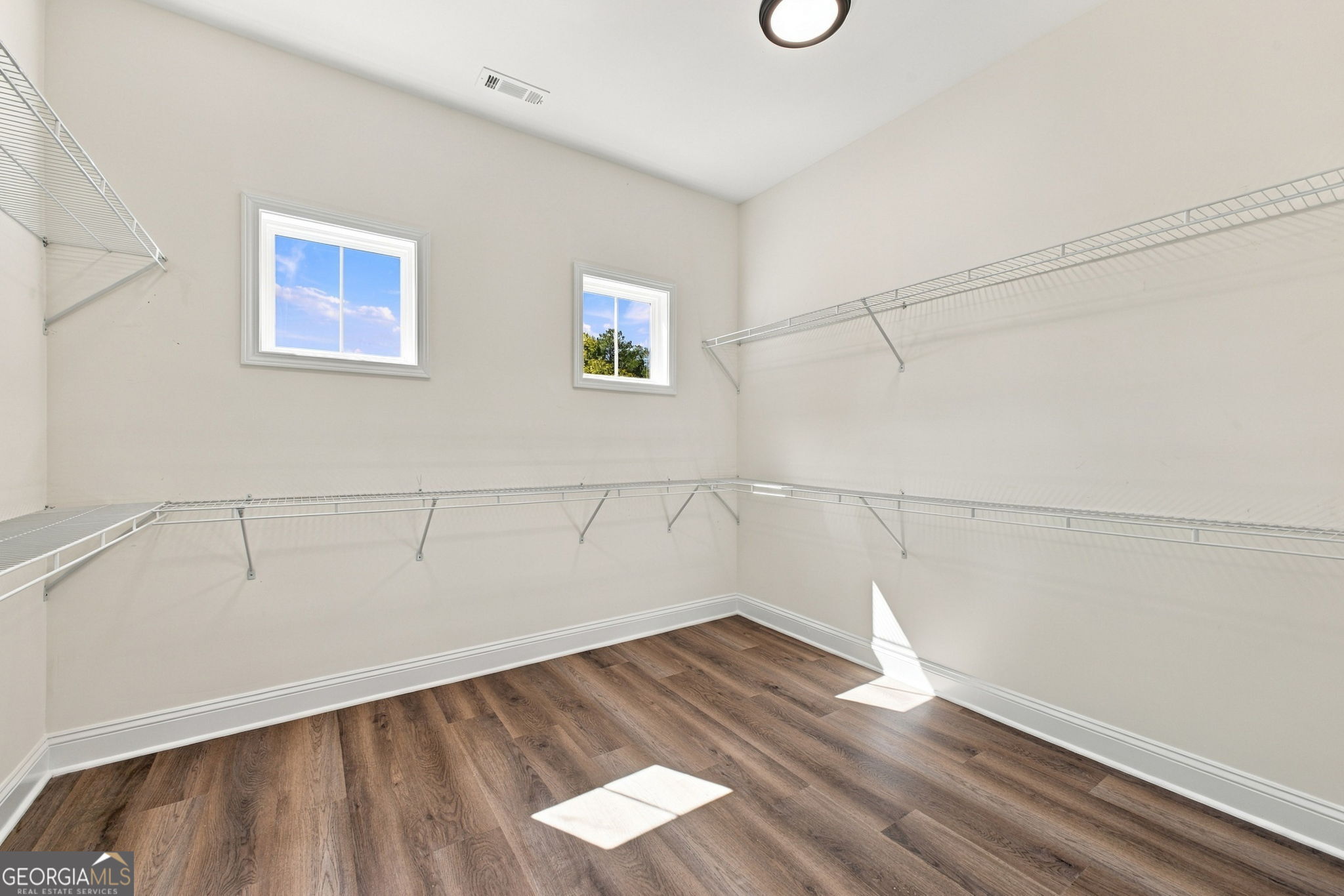 27 Pullman Property Photo 24