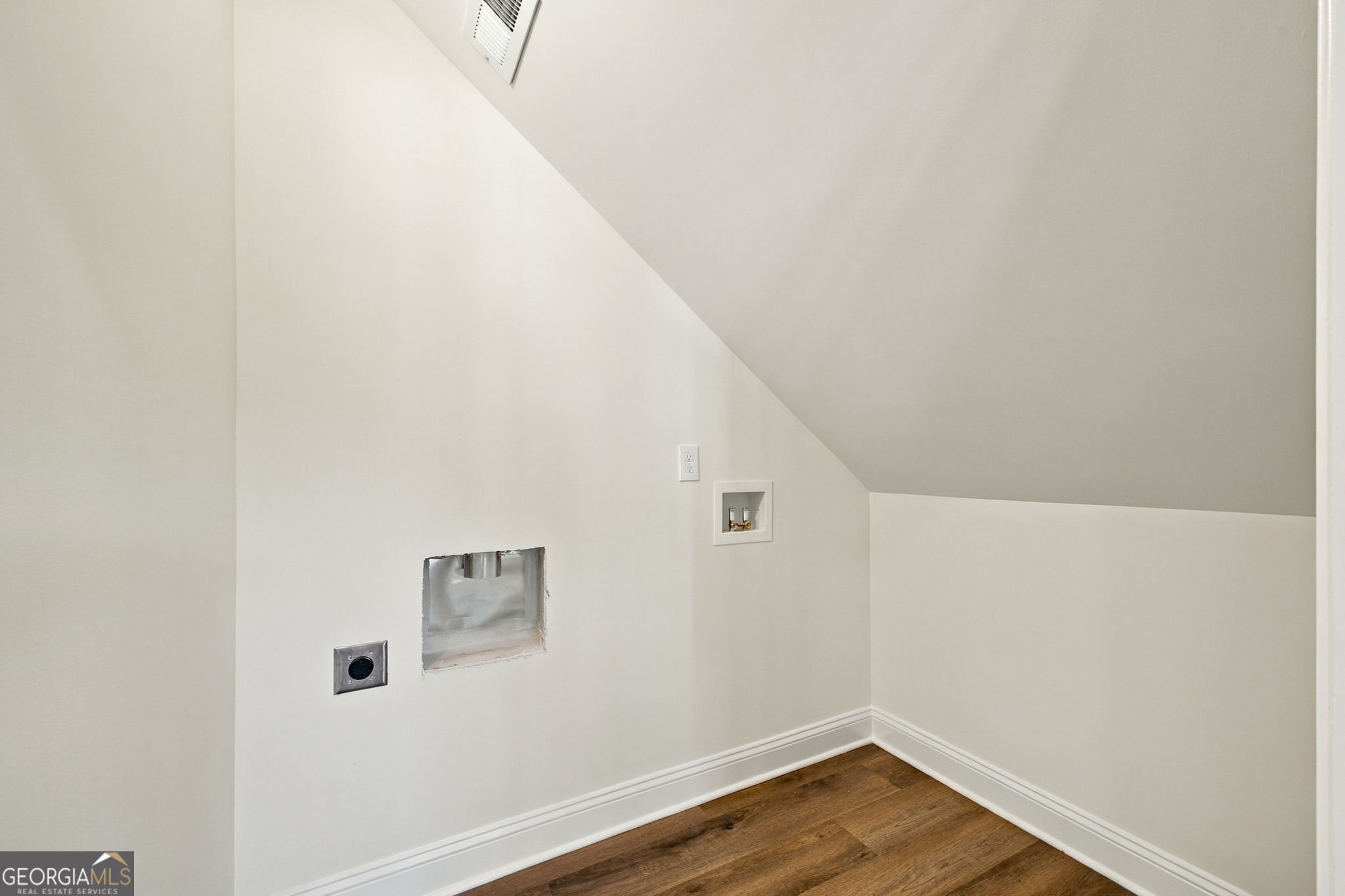 27 Pullman Property Photo 25