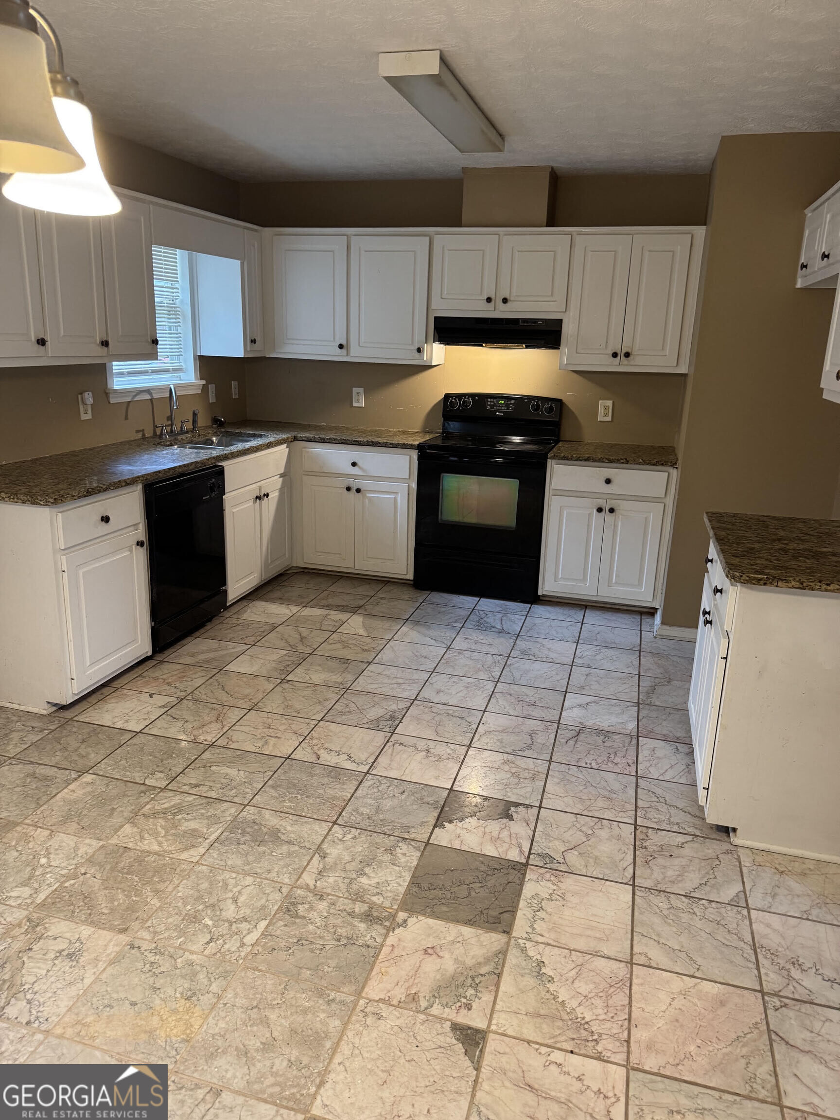 15 River North Court Property Photo 2