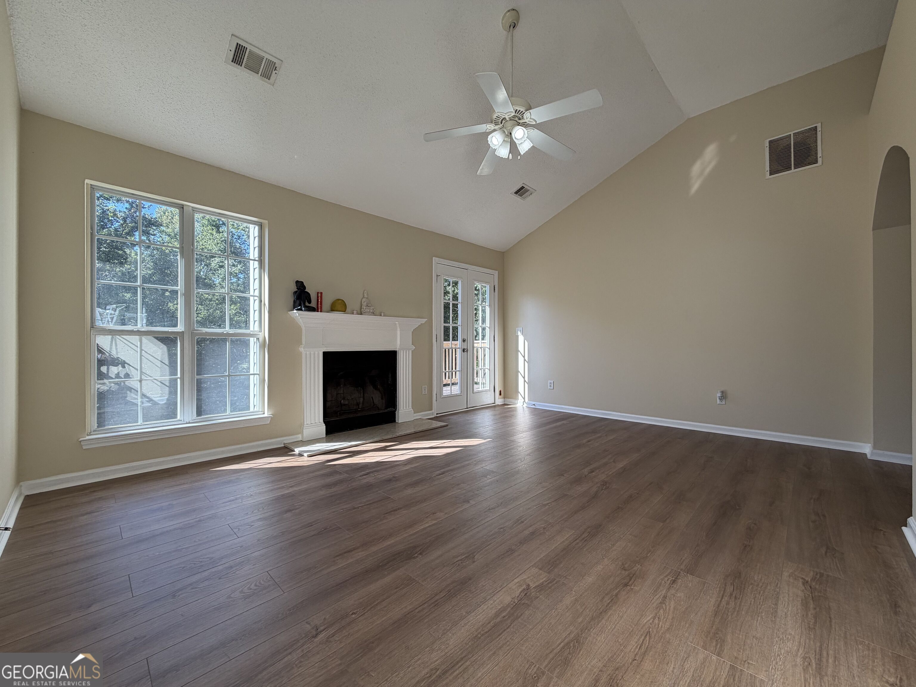 626 Sycamore Drive Property Photo 12