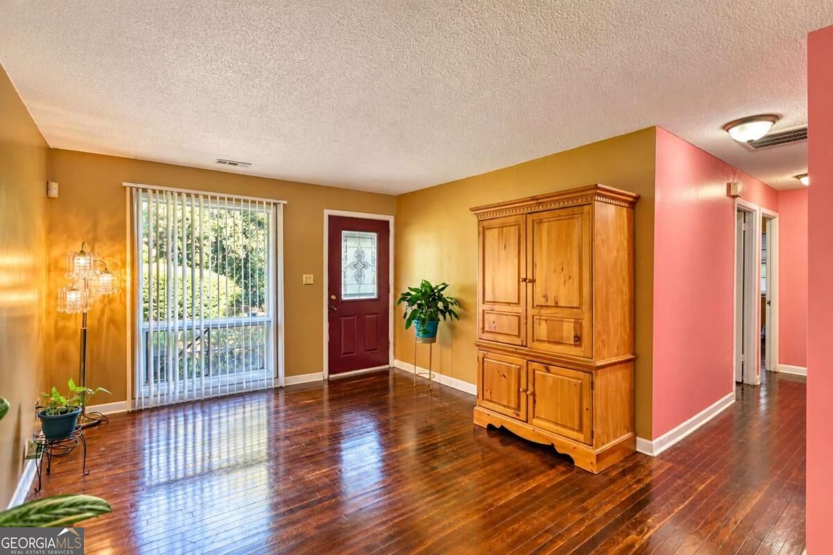 1785 Bond Drive Sw Property Photo 5