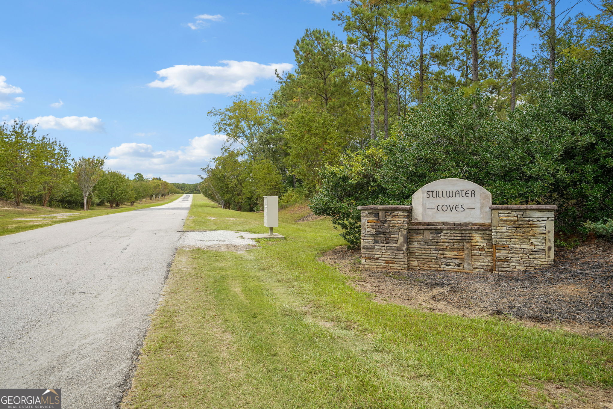 1377 Winding Ridge Drive Property Photo 2