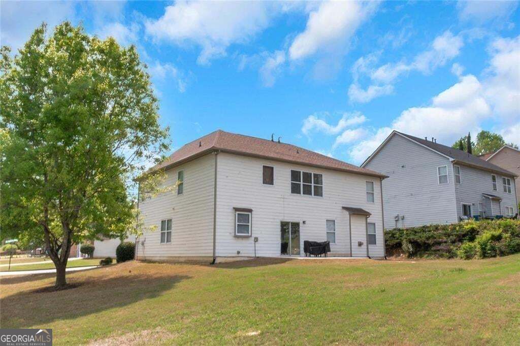 3152 Spruce Way Property Photo 4