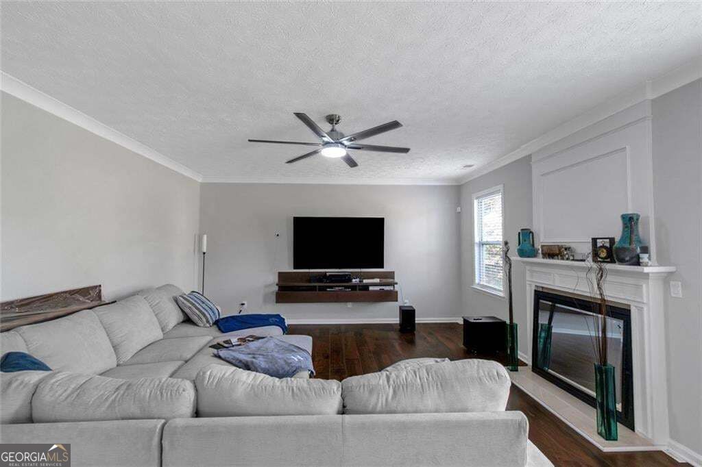 3152 Spruce Way Property Photo 6