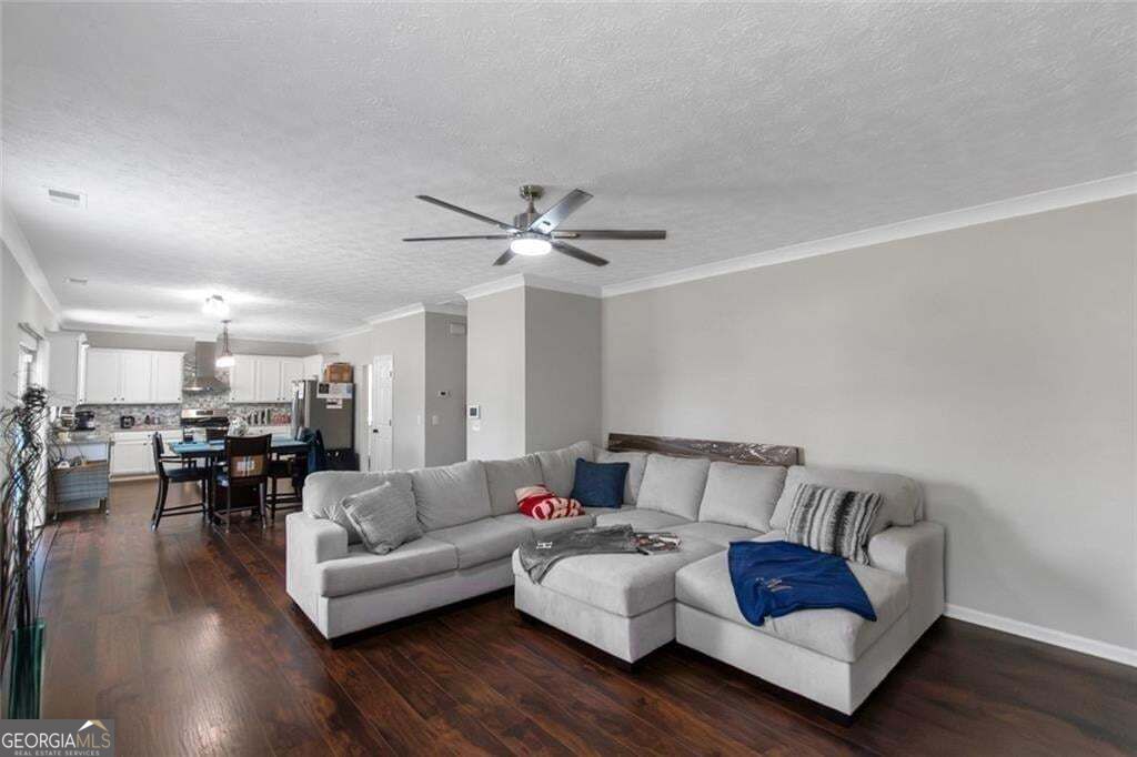 3152 Spruce Way Property Photo 11