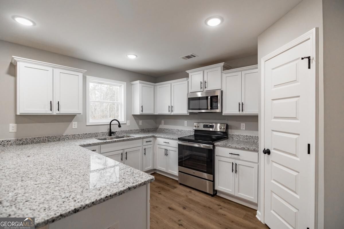 3584 Saddlebrook Drive Property Photo 11