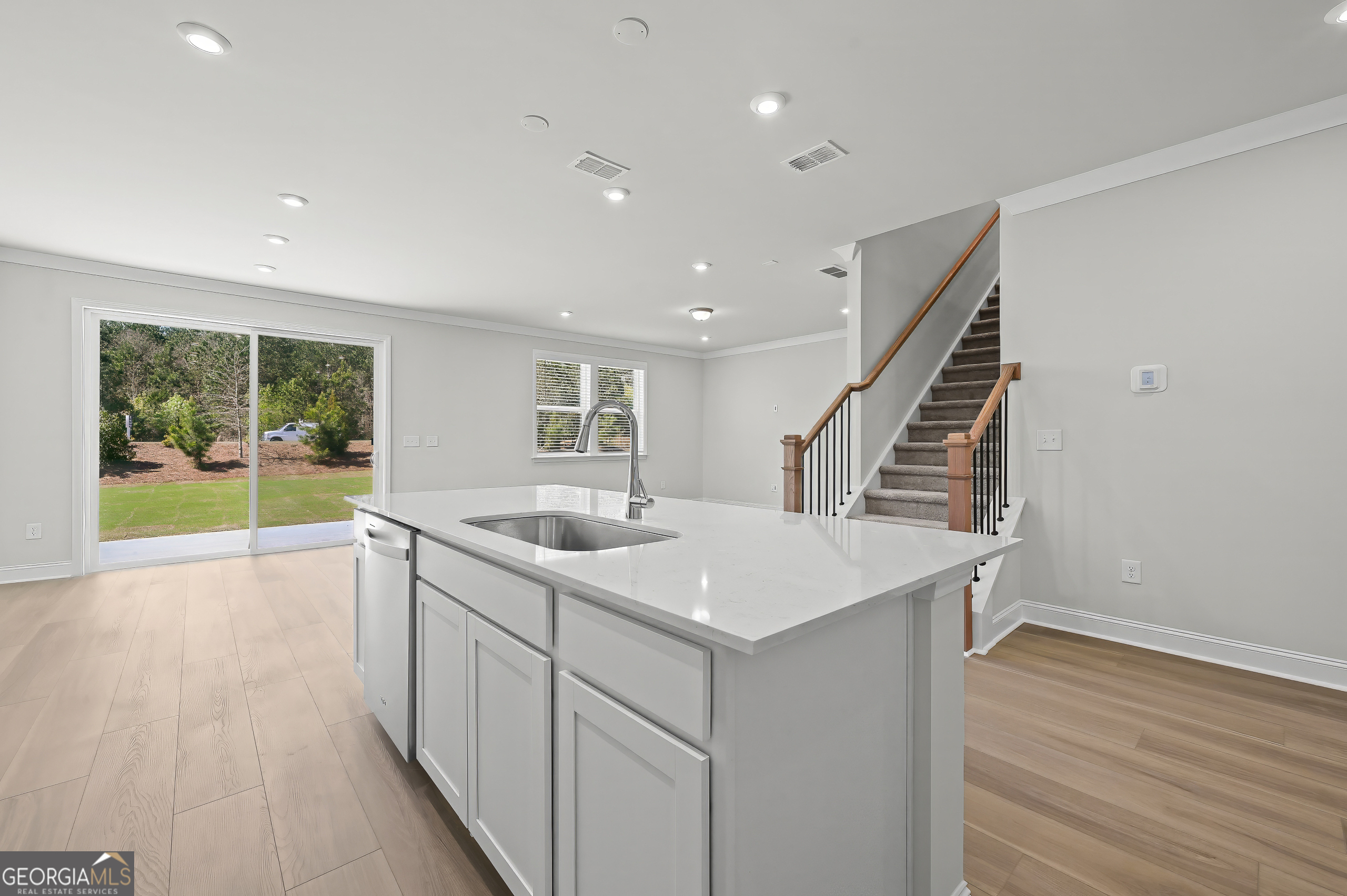 252 Nesta Grove Drive Property Photo 4