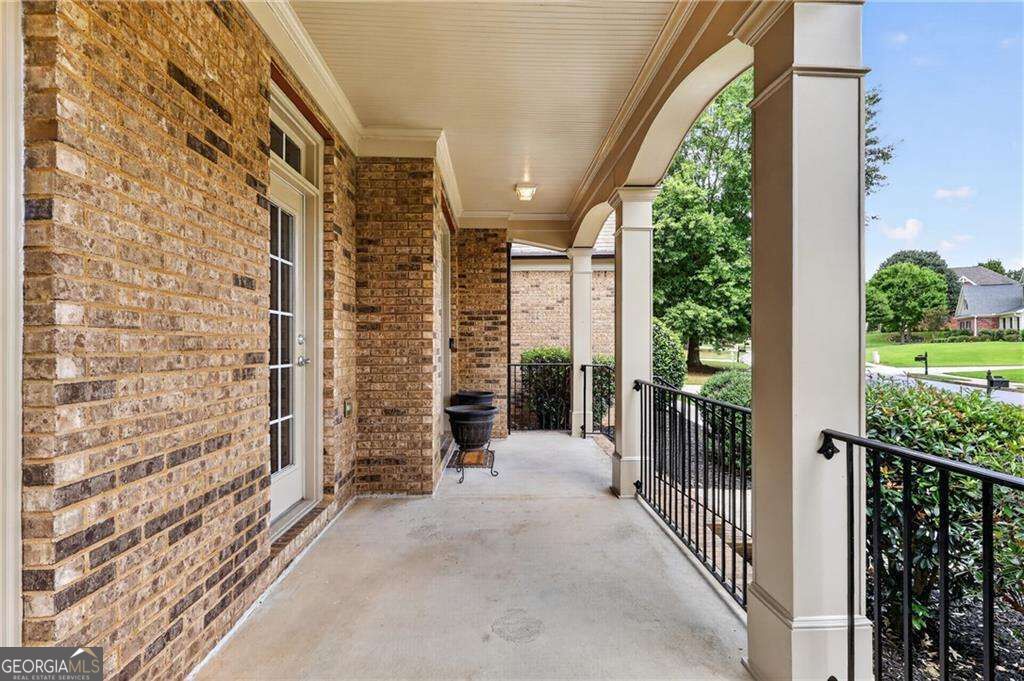 4640 Notting Hill Drive Property Photo 9