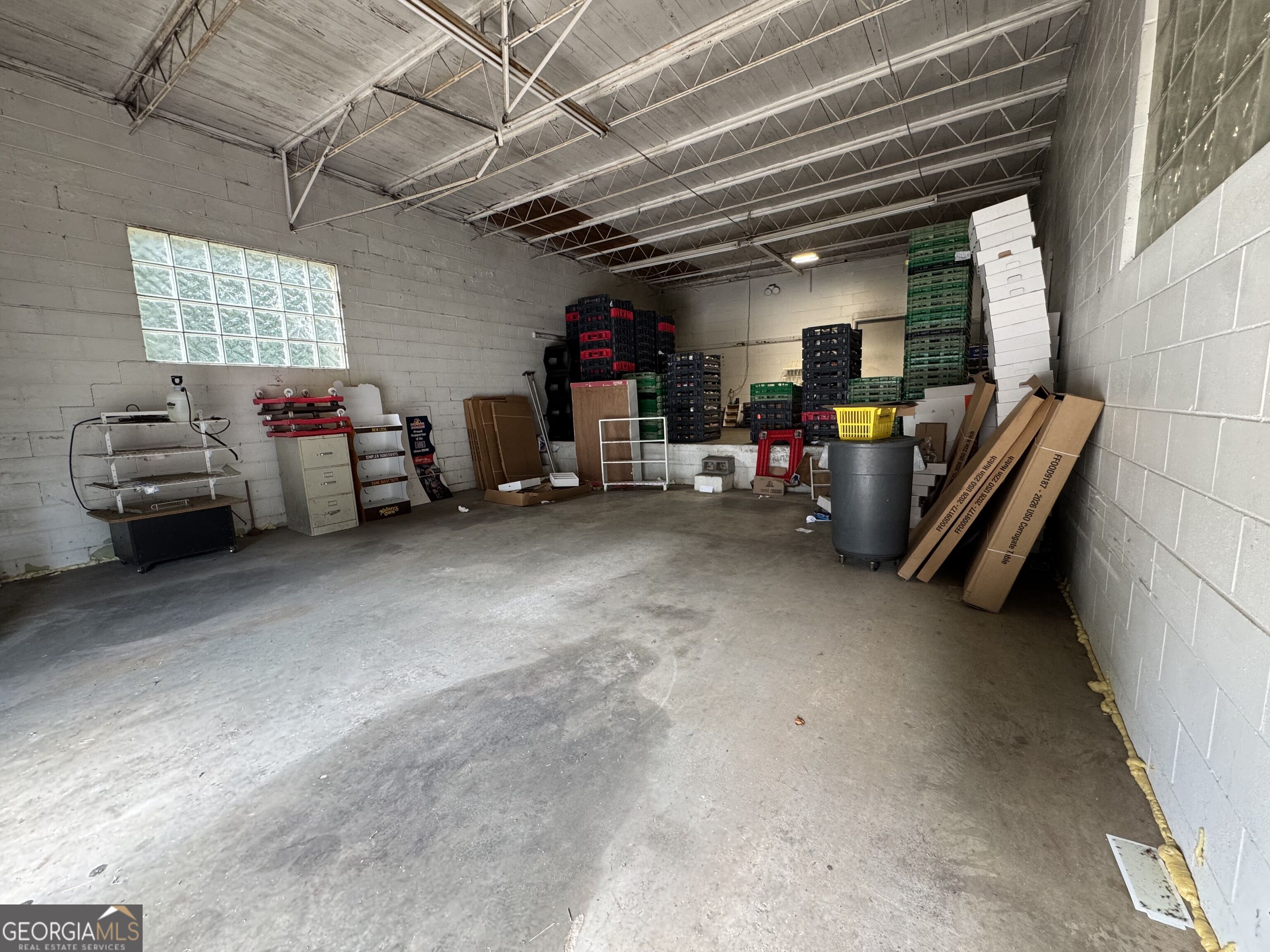 943 Chestnut Street Property Photo 2