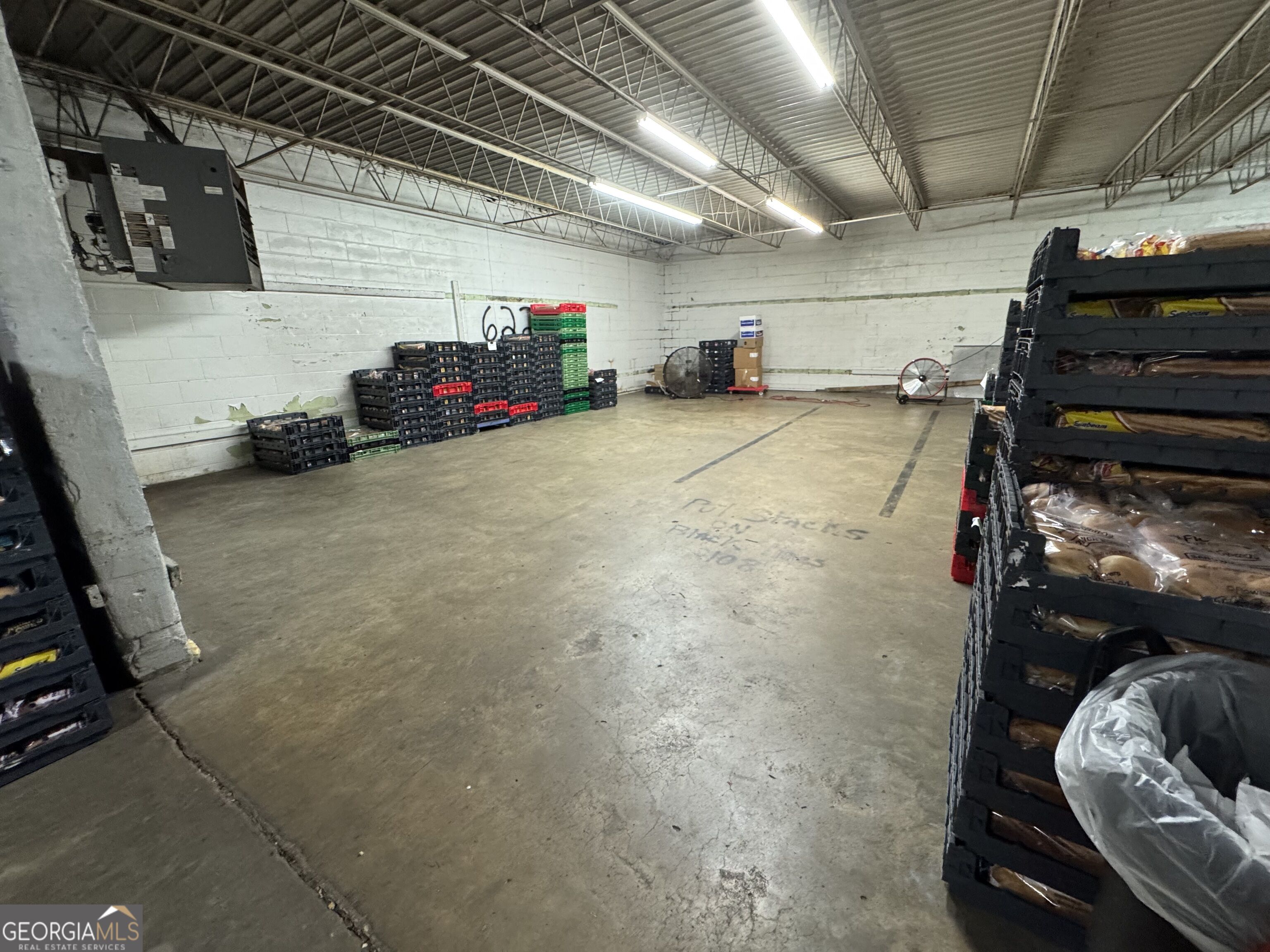 943 Chestnut Street Property Photo 3
