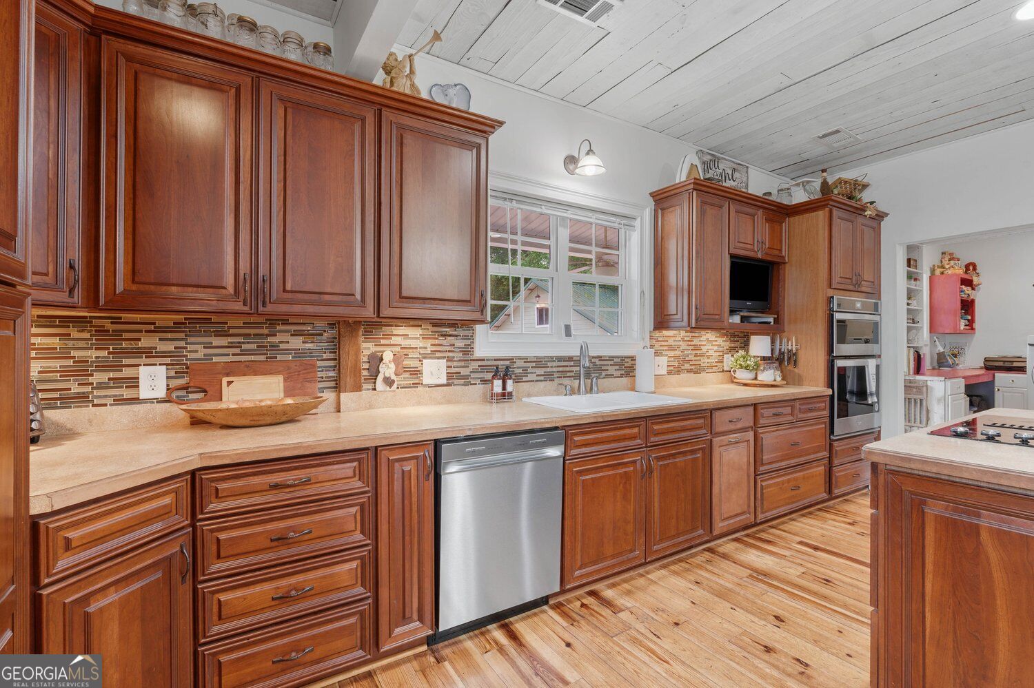 52 Ridge Street Property Photo 8