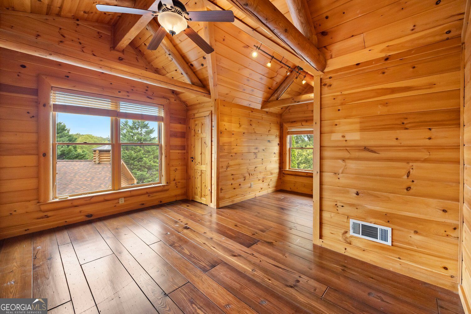 110 Caspian Trail Property Photo 27