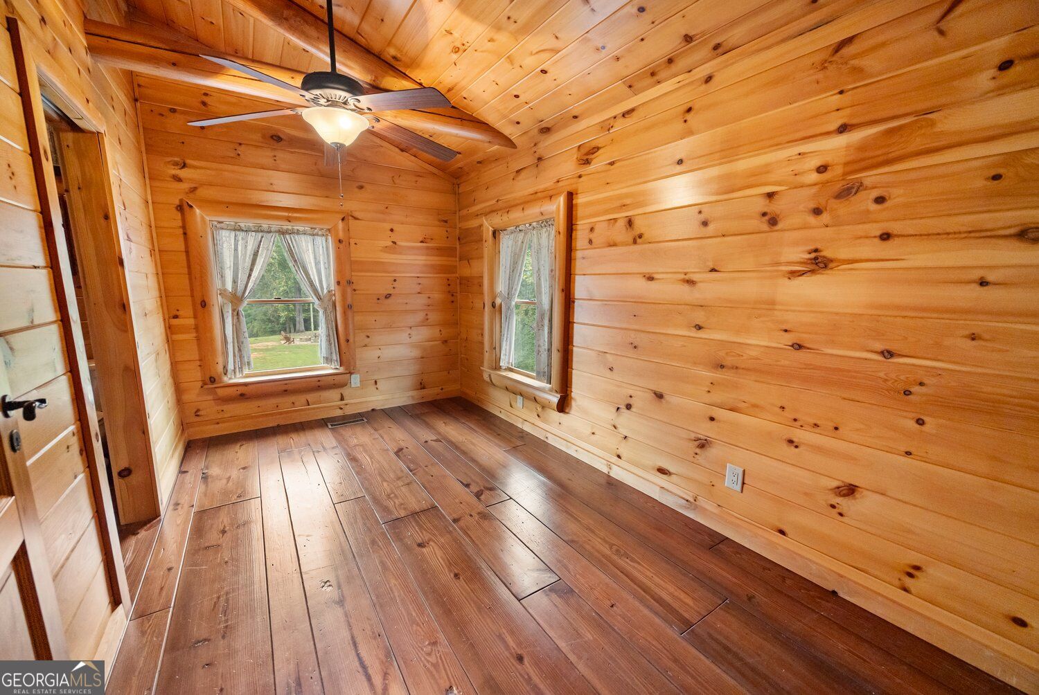 110 Caspian Trail Property Photo 33