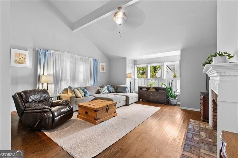1055 Club Place Ne Property Photo 7
