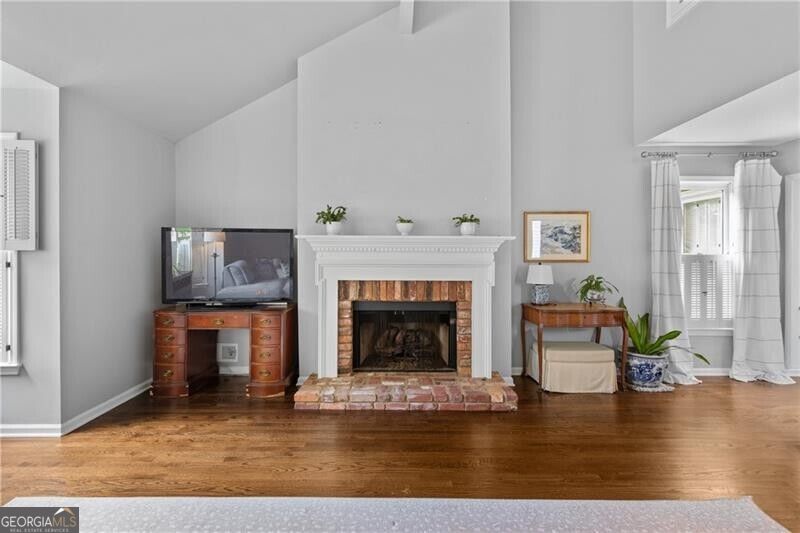 1055 Club Place Ne Property Photo 8