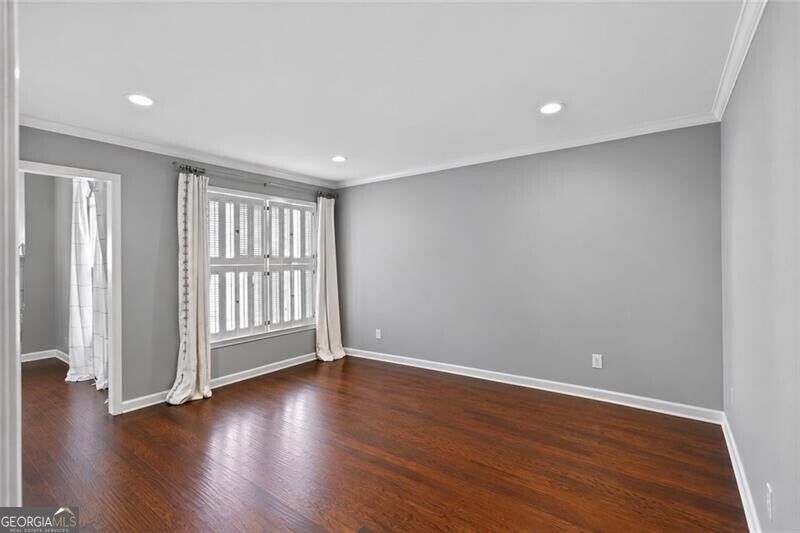 1055 Club Place Ne Property Photo 12