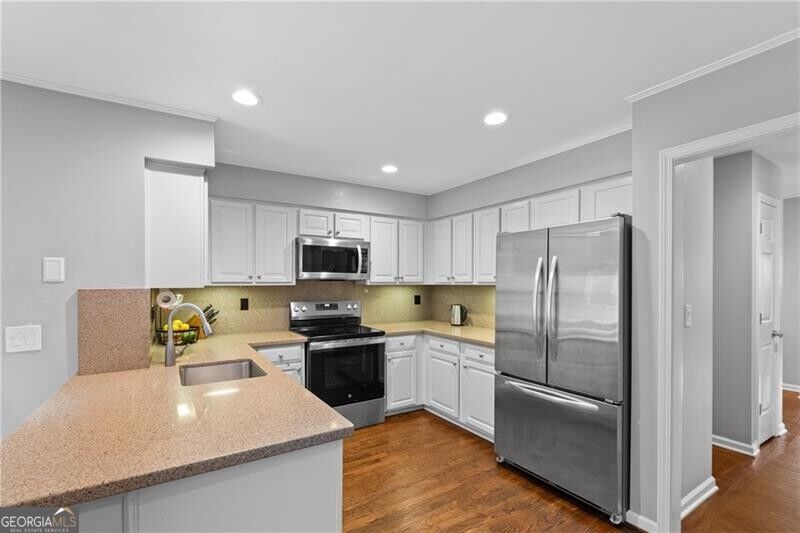 1055 Club Place Ne Property Photo 15