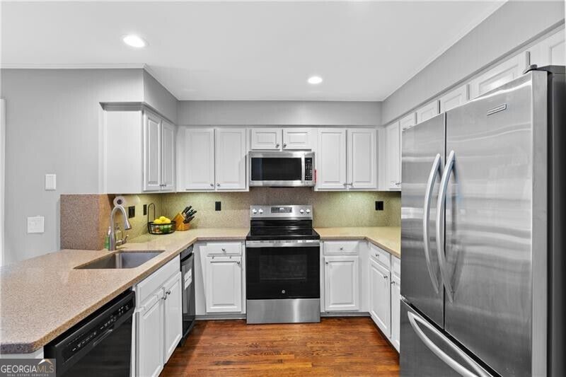1055 Club Place Ne Property Photo 16