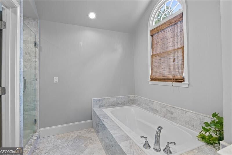 1055 Club Place Ne Property Photo 31