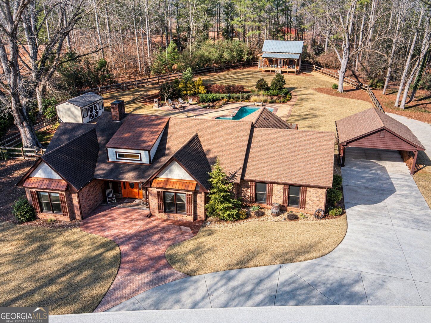 5765 Highway 20 Property Photo 1