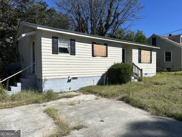 1121 Lyons Street Property Photo 1