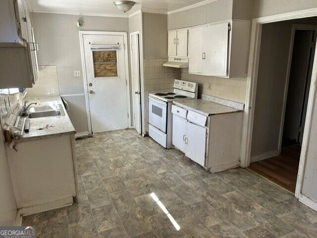 1121 Lyons Street Property Photo 5