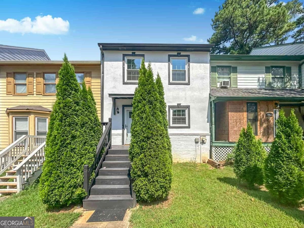 1044 Oaks Parkway Se Property Photo 1