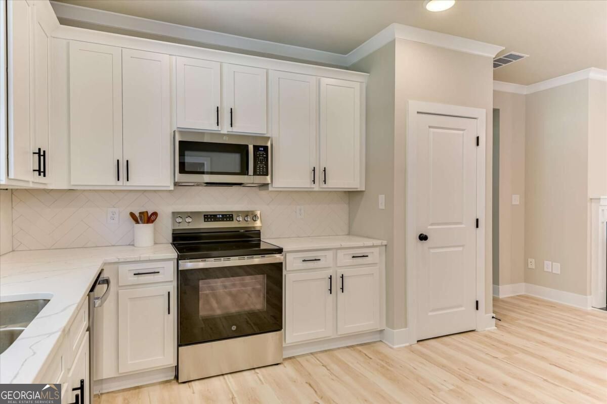 1165 Watersedge Cove Property Photo 13