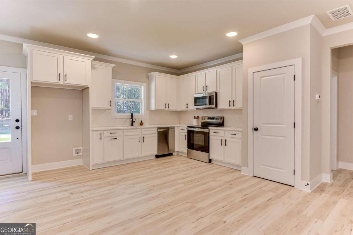 1165 Watersedge Cove Property Photo 14