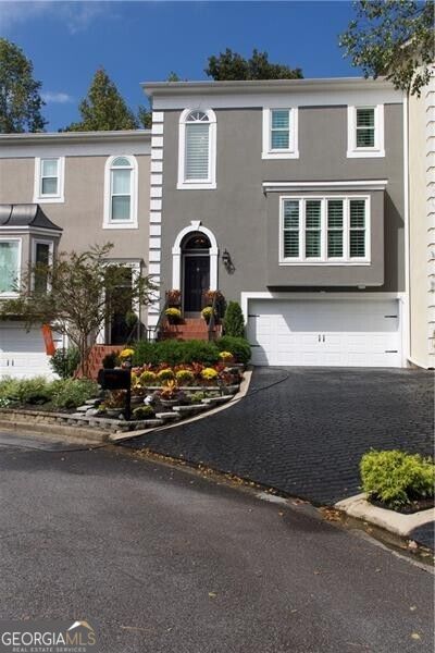 9025 Niblic Drive Property Photo 3